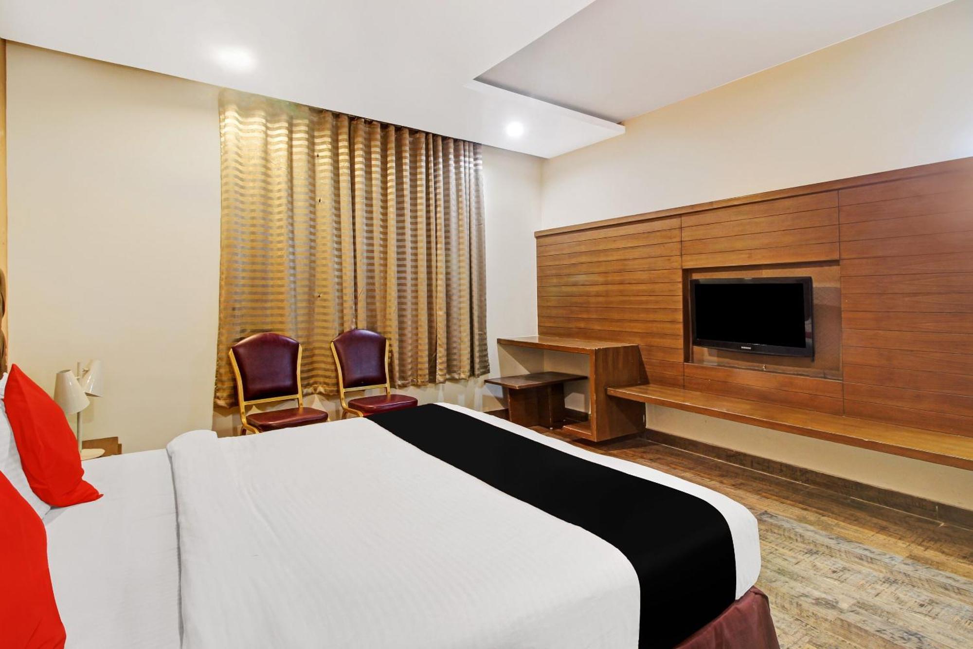 Collection O 82357 Hotel Surabhi Pride Trimulgherry Экстерьер фото