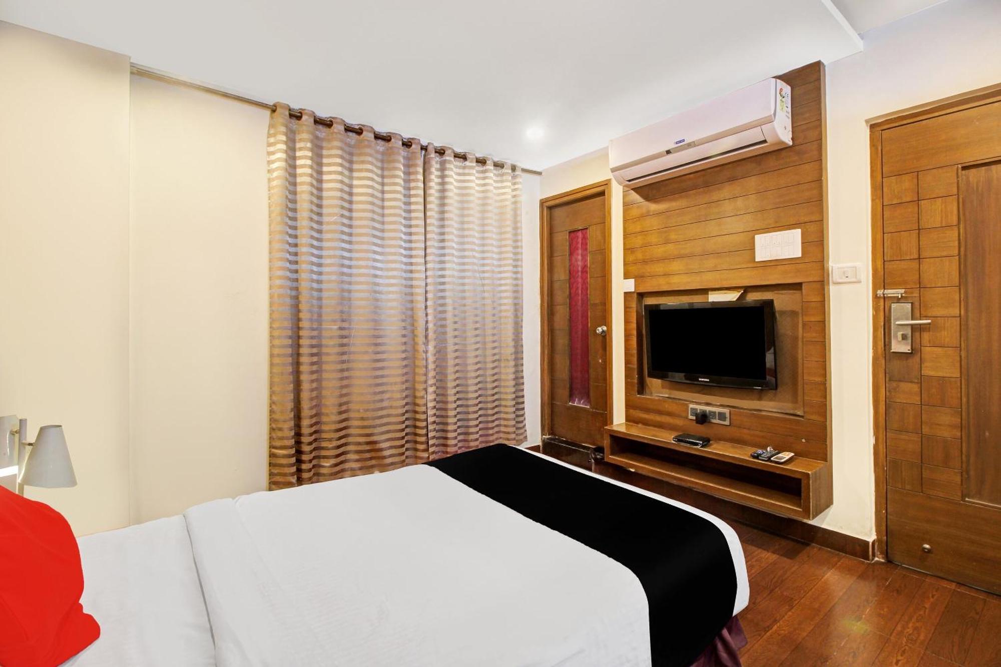 Collection O 82357 Hotel Surabhi Pride Trimulgherry Экстерьер фото
